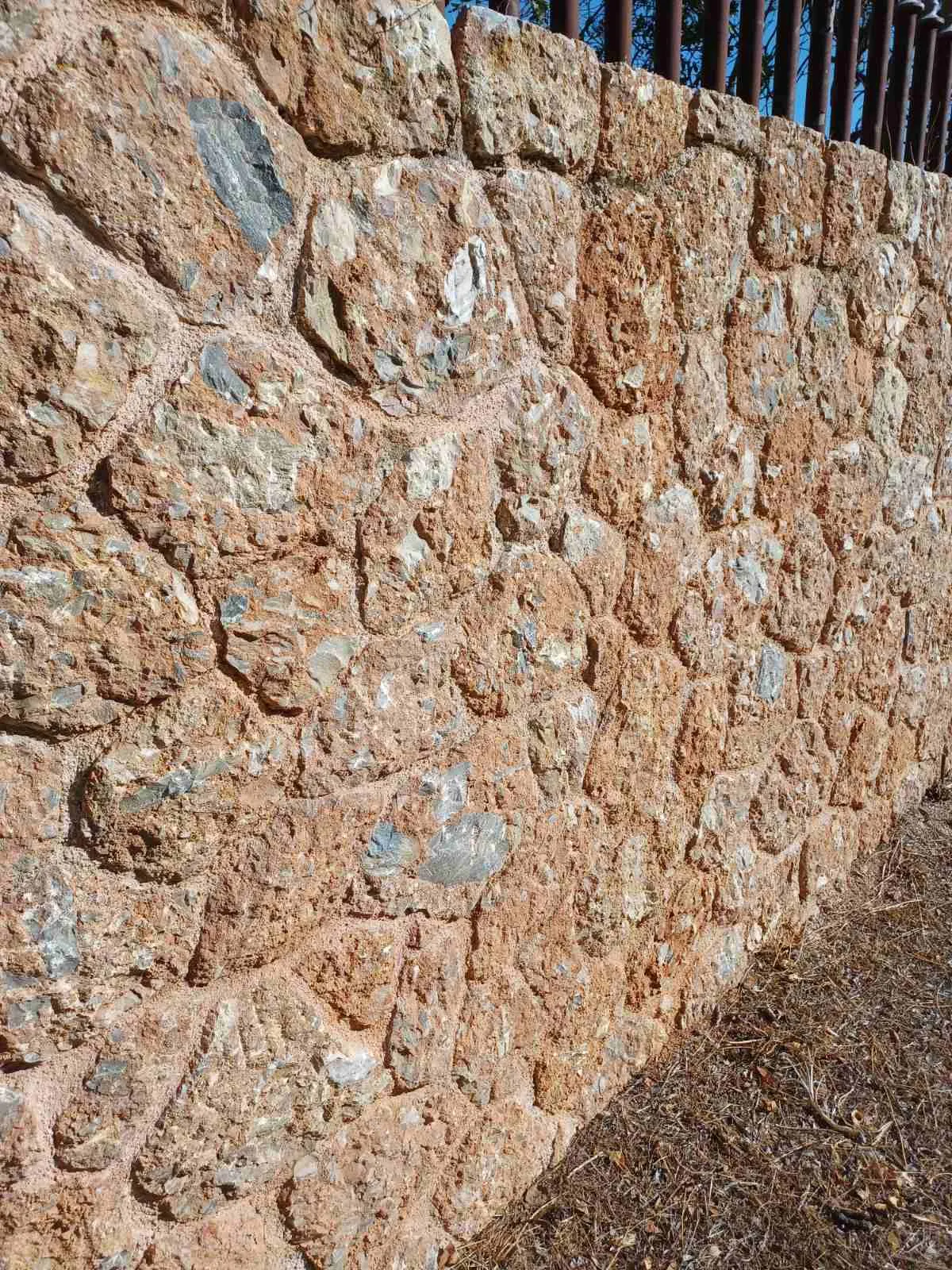 Κοντινό σε πέτρινο τοίχο